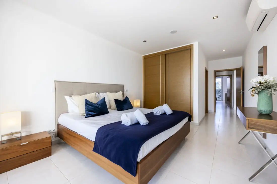 Zentuni Ocean Front