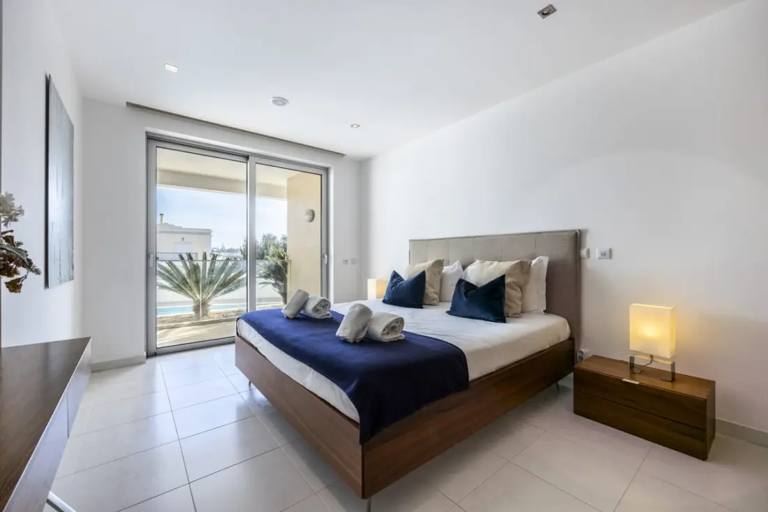 Zentuni Ocean Front