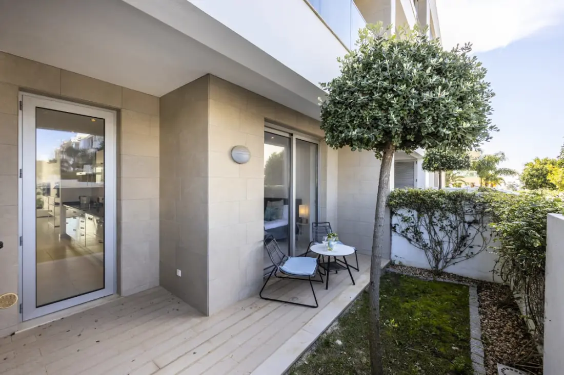 Zentuni Ocean Front