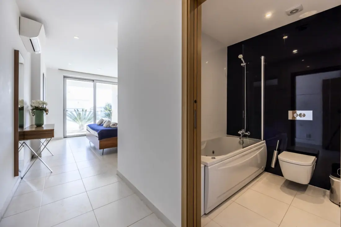 Zentuni Ocean Front