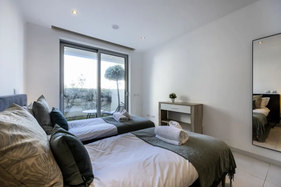 Zentuni Ocean Front