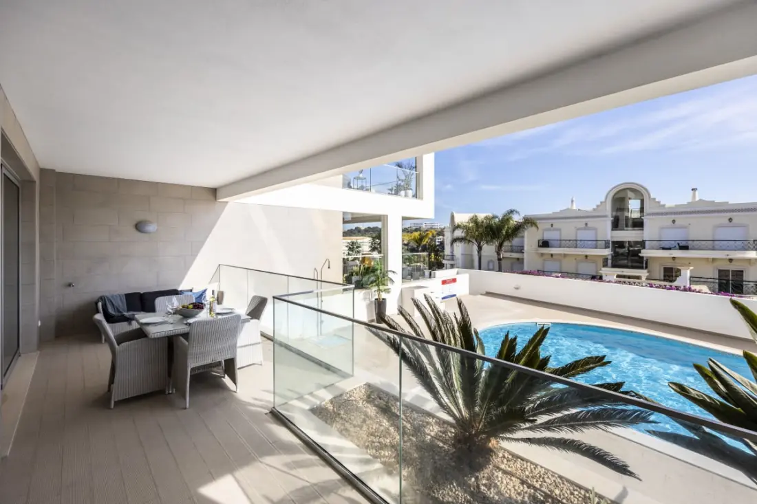 Zentuni Ocean Front