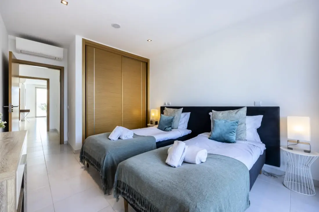 Zentuni Ocean Front