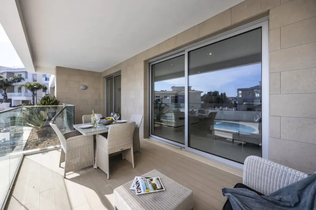 Zentuni Ocean Front