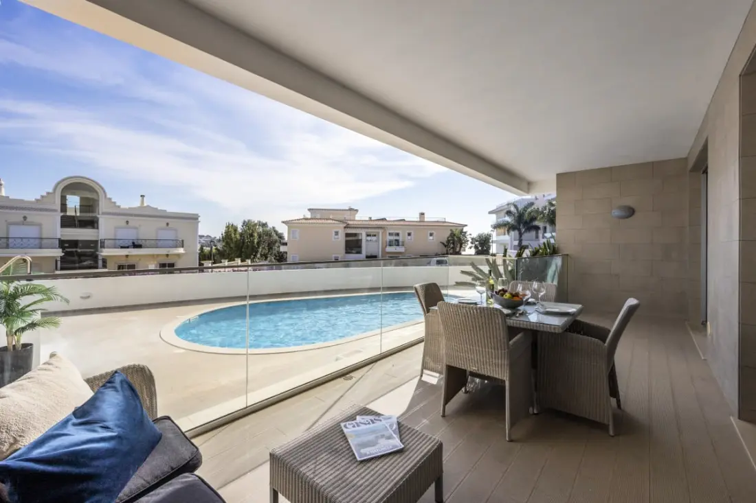 Zentuni Ocean Front