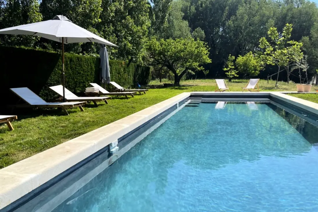 Charmant Mas En Campagne, Proche Village De Lambesc, Grand Jardin, Piscine.