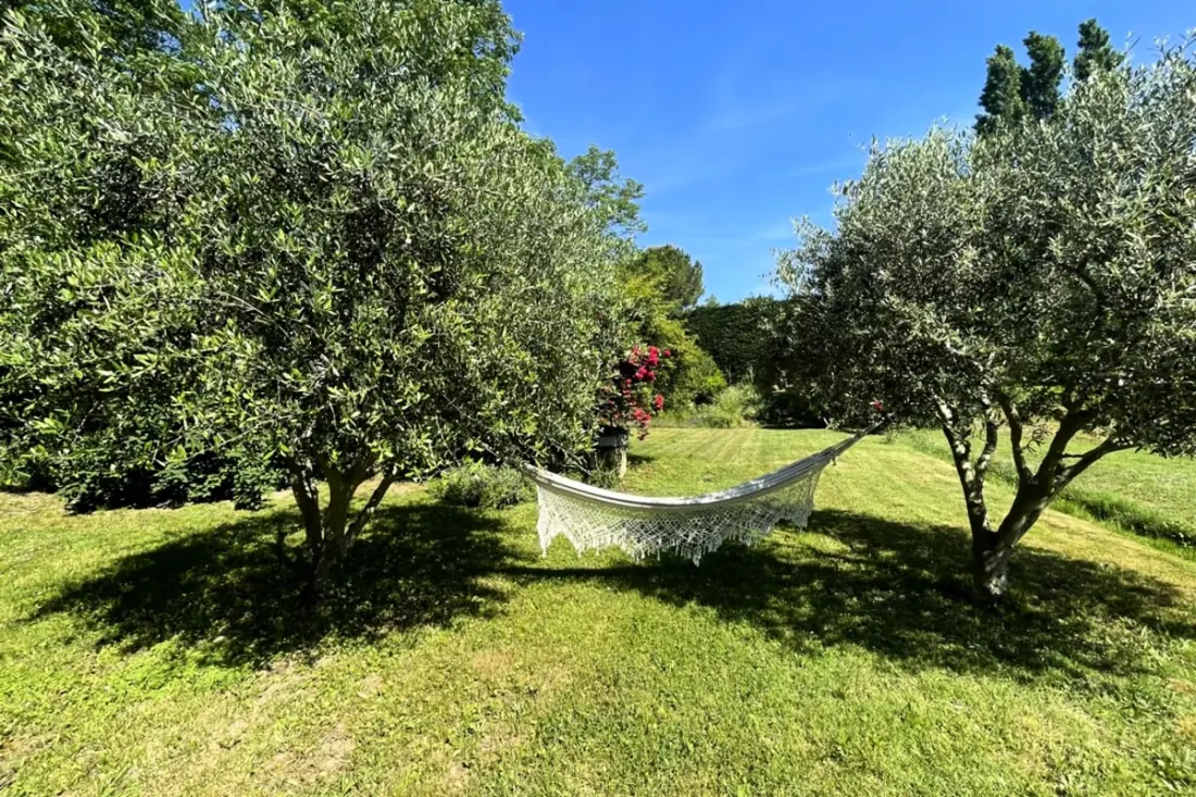 Charmant Mas En Campagne, Proche Village De Lambesc, Grand Jardin, Piscine.