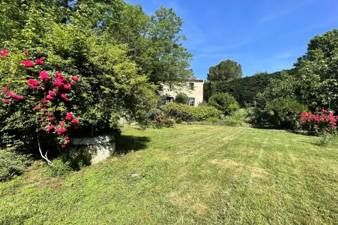 Charmant Mas En Campagne, Proche Village De Lambesc, Grand Jardin, Piscine.
