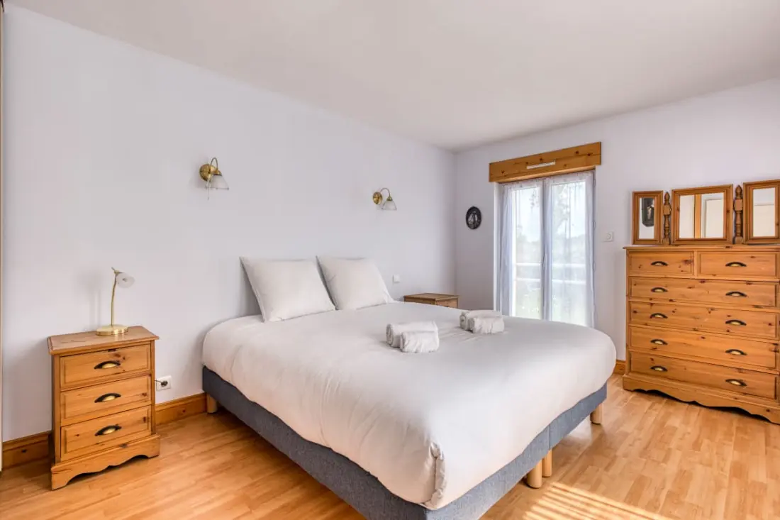 Villa Les Hauts Du Lac : 15 Pers, Piscine, Spa, Pétanque &amp; Lac