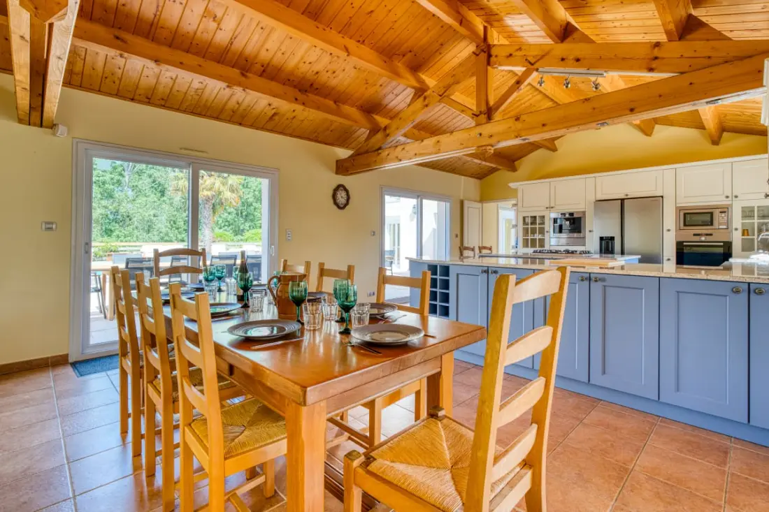 Villa Les Hauts Du Lac : 15 Pers, Piscine, Spa, Pétanque &amp; Lac