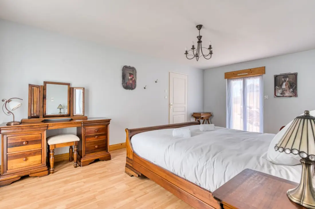 Villa Les Hauts Du Lac : 15 Pers, Piscine, Spa, Pétanque &amp; Lac