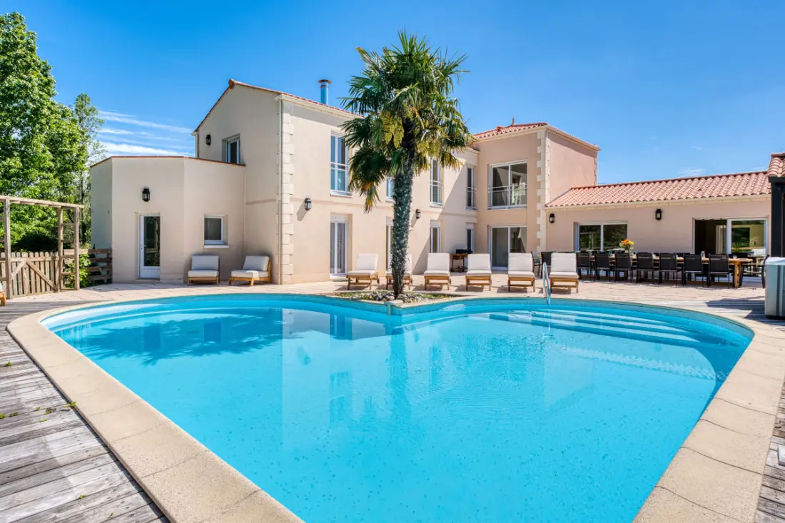 Villa Les Hauts Du Lac : 15 Pers, Piscine, Spa, Pétanque &amp; Lac