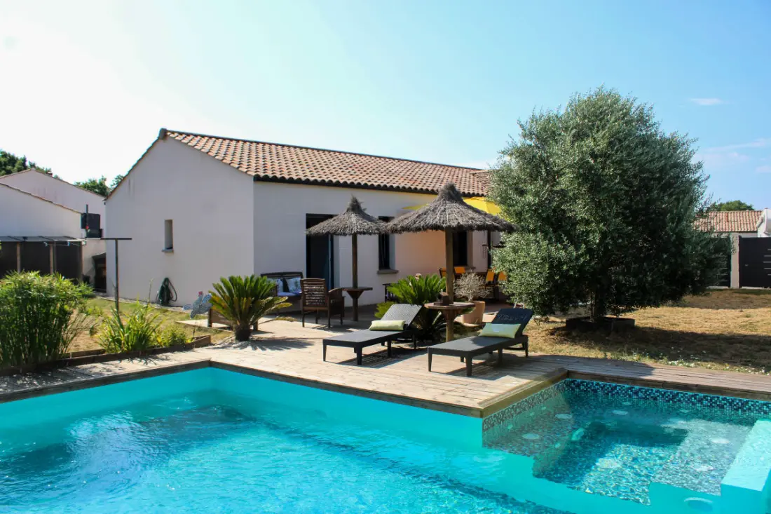 Villa Terra Nova : Piscine Chauffée, Jacuzzi &amp; Nature, 10min Océan, 8p