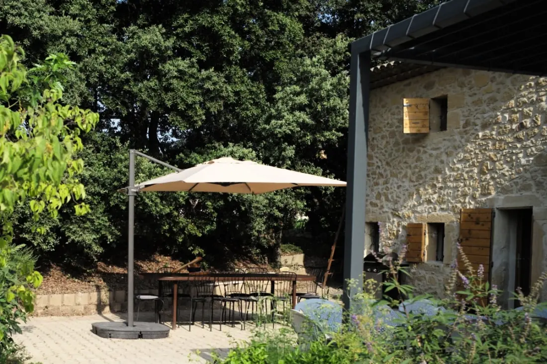Maison Des Vignes : Piscine Et Charme à Lauris