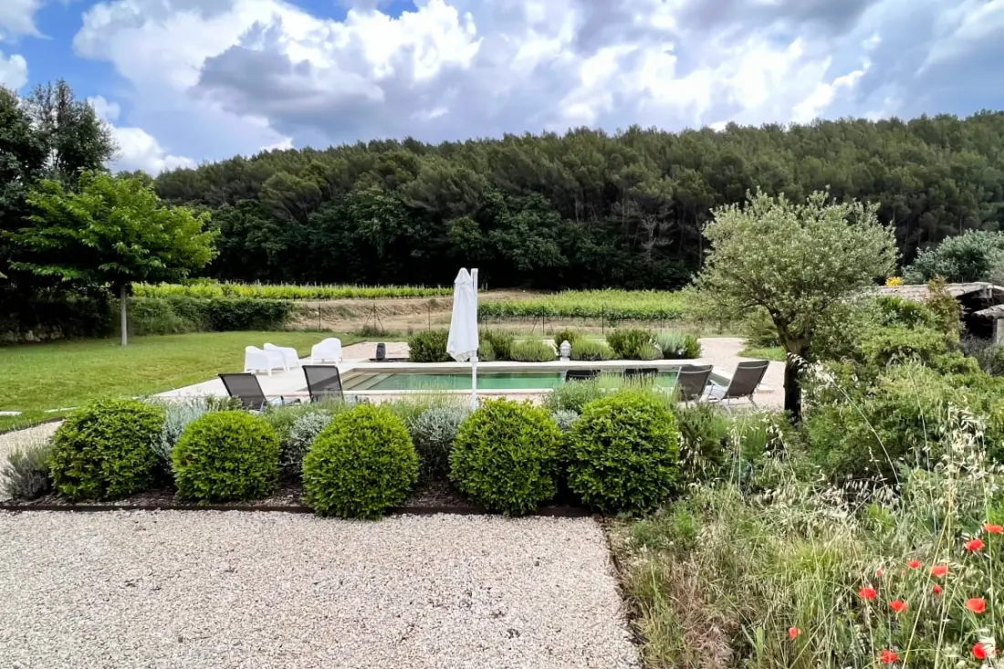 Maison Des Vignes : Piscine Et Charme à Lauris
