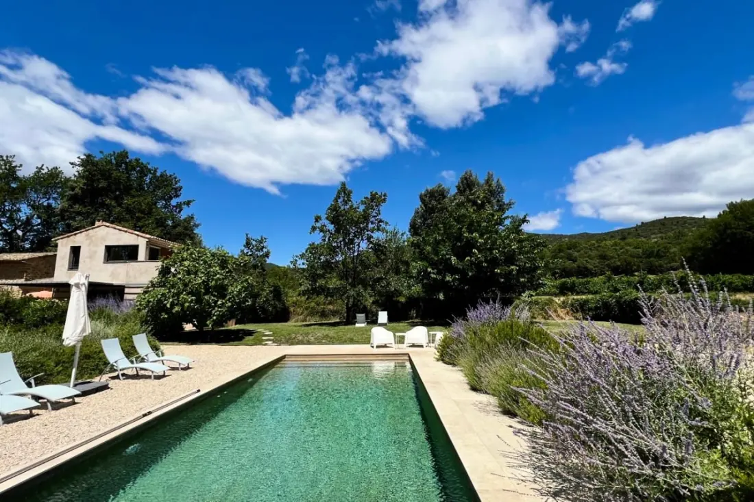 Maison Des Vignes : Piscine Et Charme à Lauris