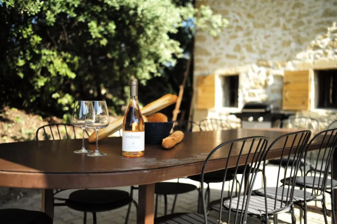 Maison Des Vignes : Piscine Et Charme à Lauris