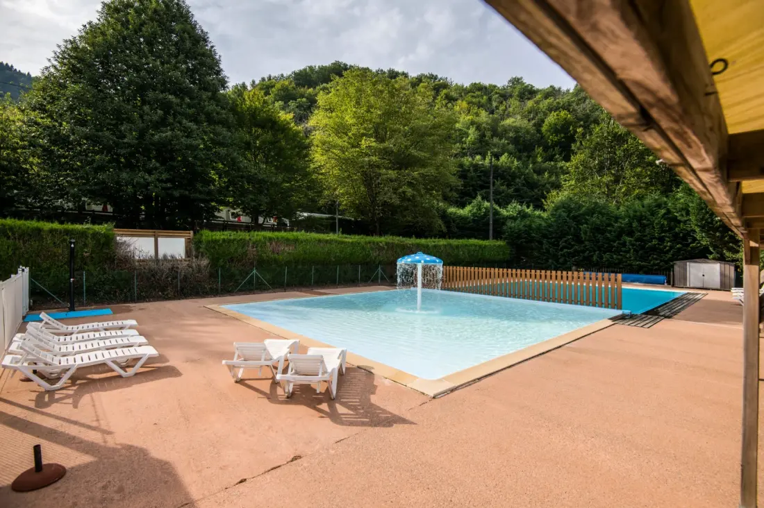 Camping maeva Escapades Le Lac Laval-de-Cère 3 étoiles★★★