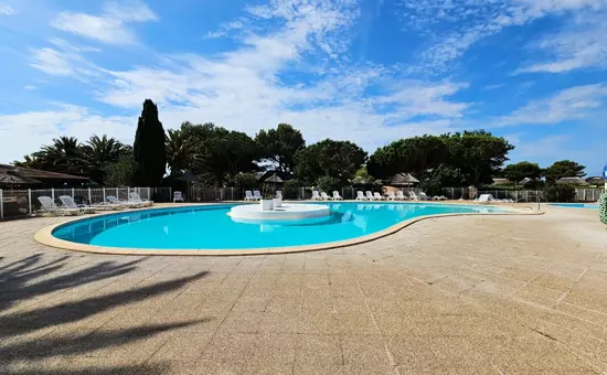 Mas De Pêcheur Avec Jardin Et Piscine Au Barcarès