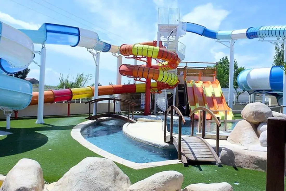 Camping Paradis Nai'a Village 4 étoiles★★★★