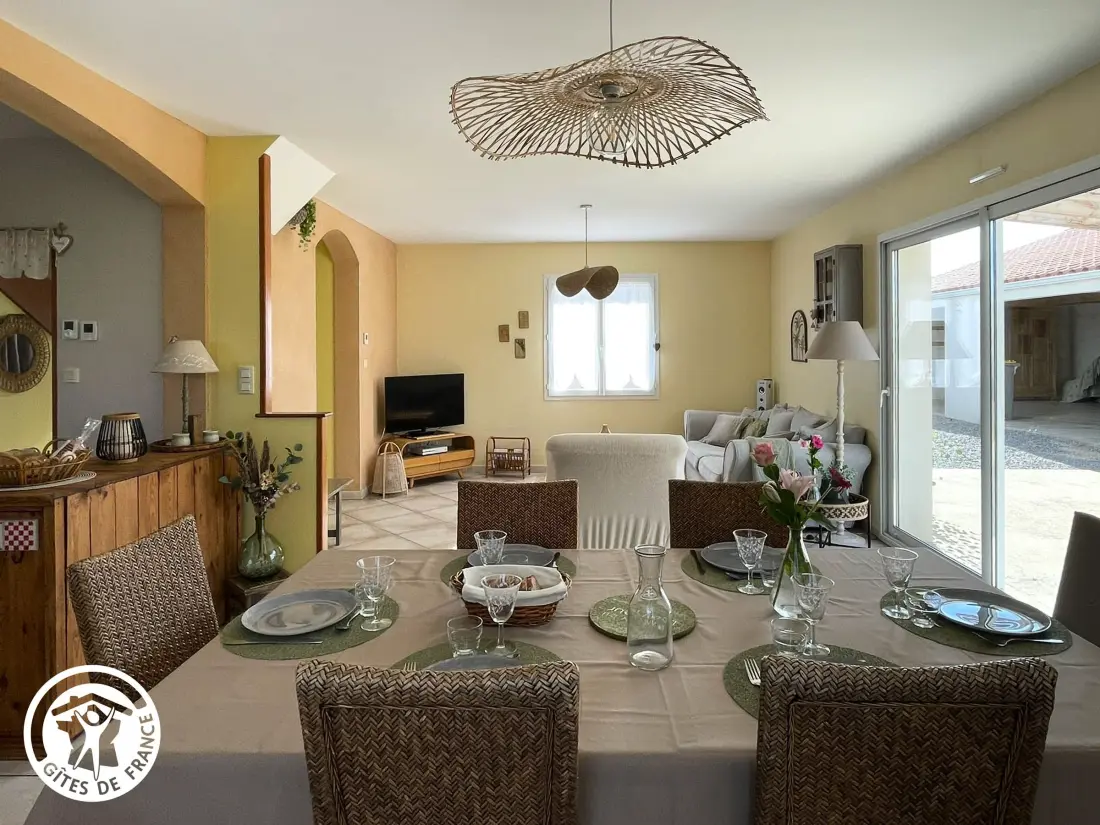 Maison de Vacances LE BERNARD 10