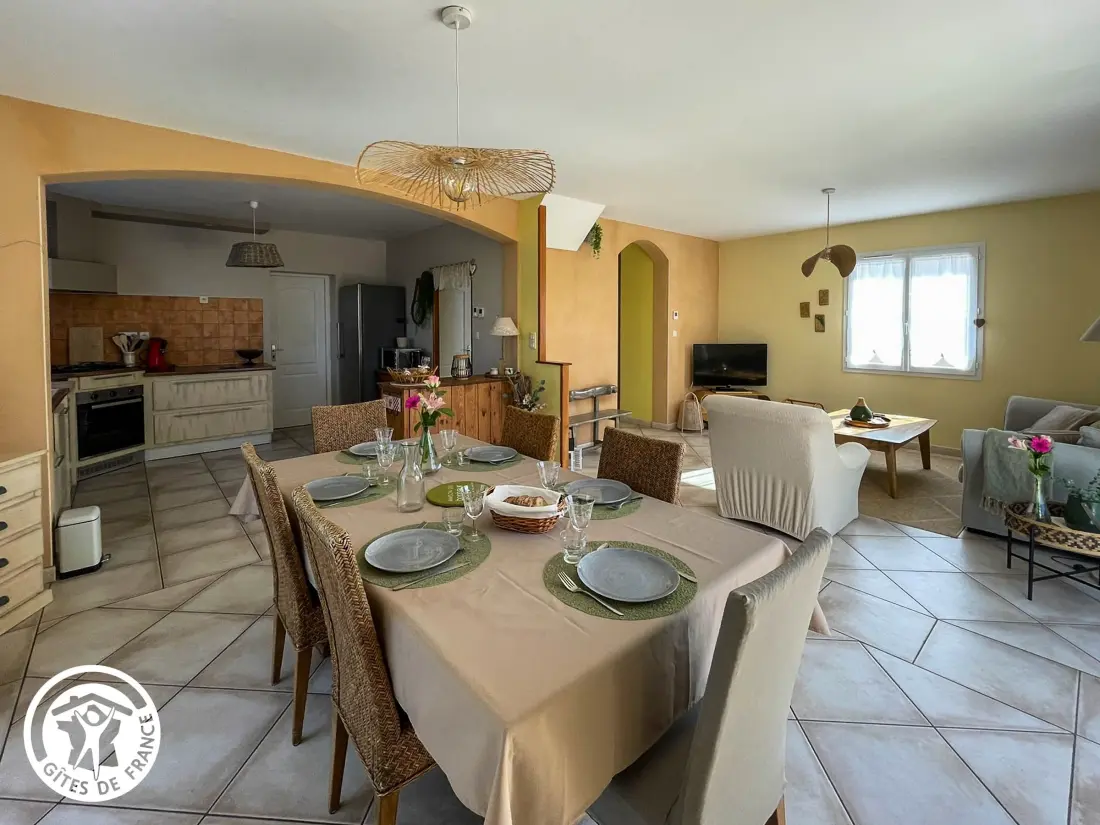 Maison de Vacances LE BERNARD 10