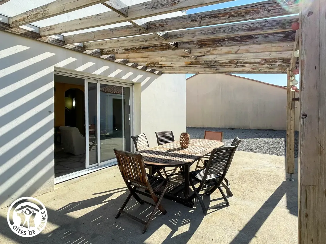 Maison de Vacances LE BERNARD 10