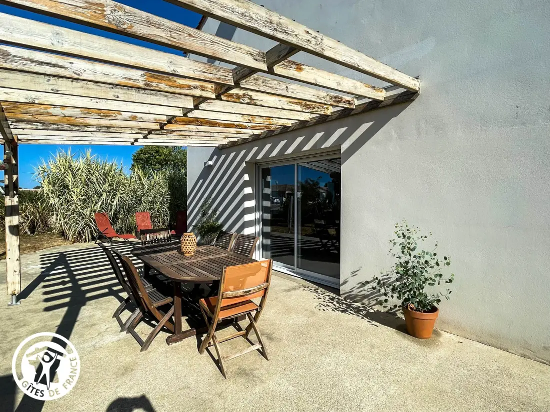 Maison de Vacances LE BERNARD 10