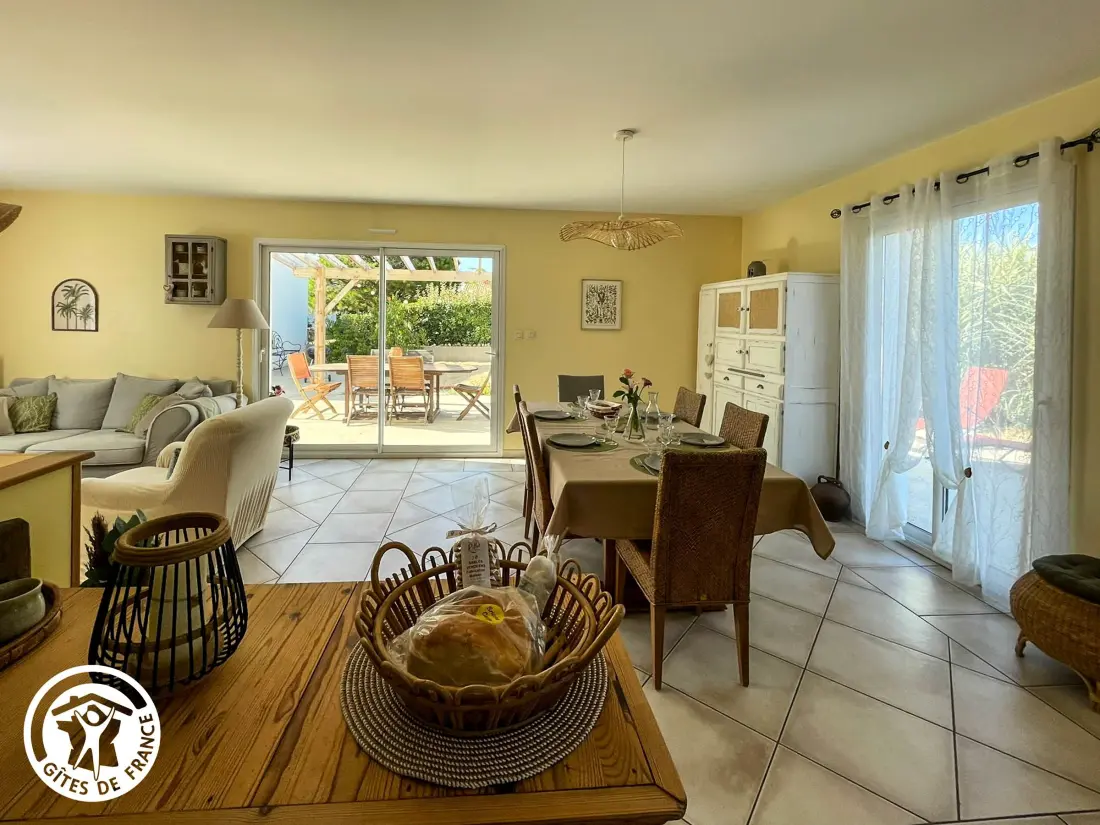 Maison de Vacances LE BERNARD 10