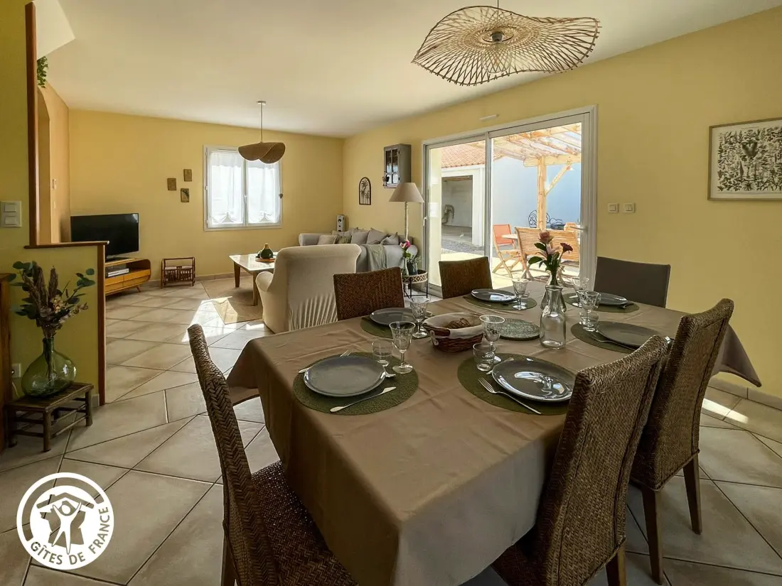 Maison de Vacances LE BERNARD 10