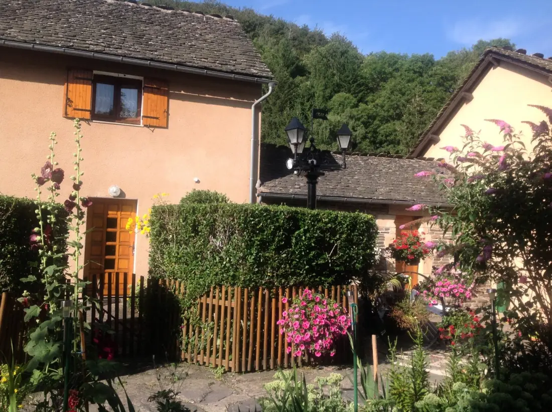 Gîte de France "le mas d'hillaire" 2/4 personnes à saint jean du bleymard 3 épis