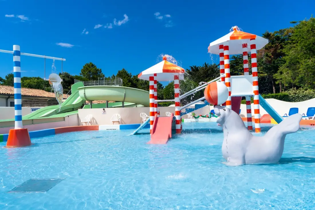 Camping Au Val de Loire en Ré 4 étoiles★★★★