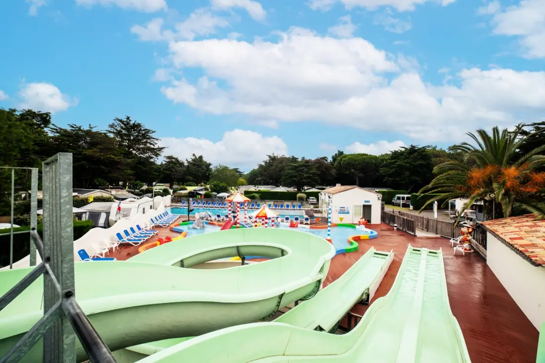 Camping Au Val de Loire en Ré 4 étoiles★★★★