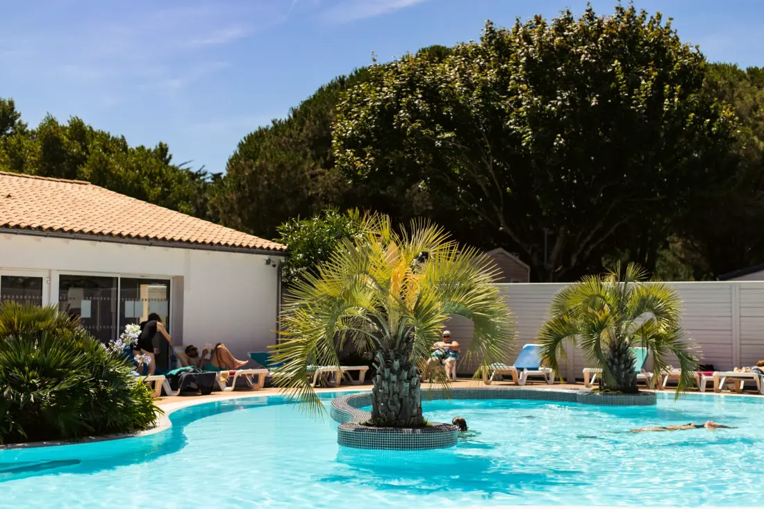 Camping LES VARENNES 4 étoiles★★★★