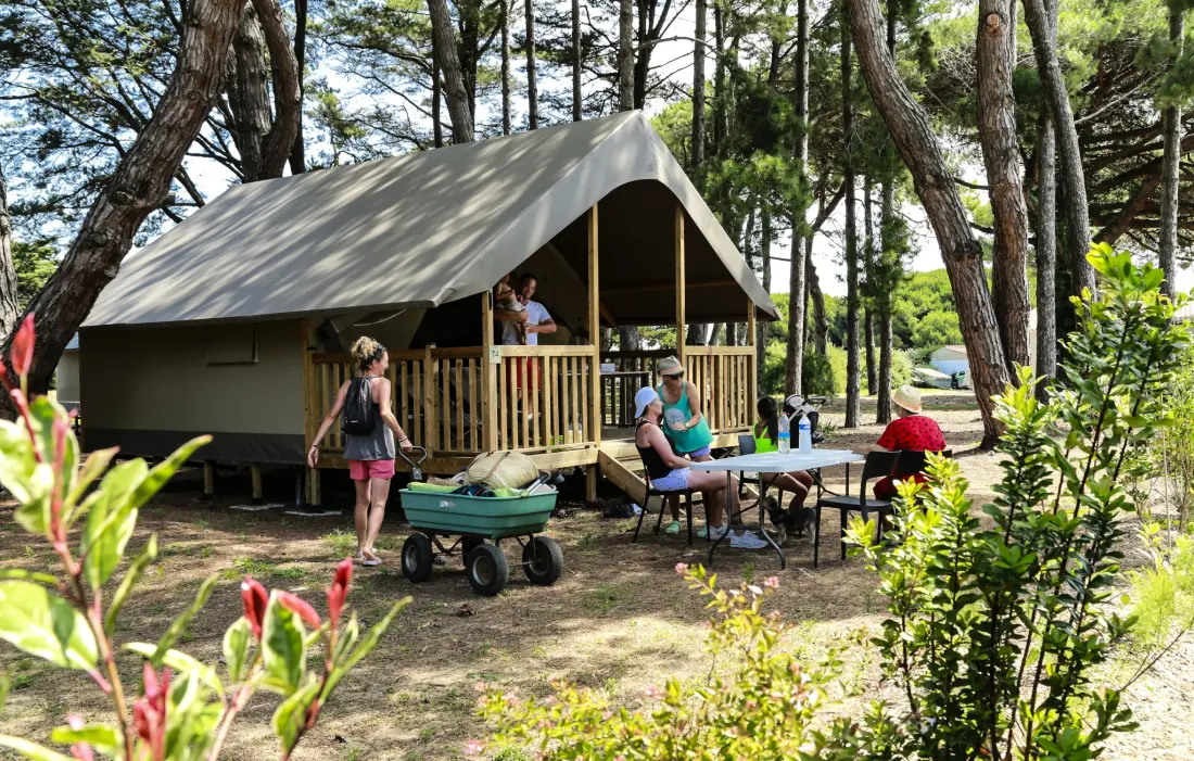 Flower Camping Tamarins Plage  4 étoiles★★★★