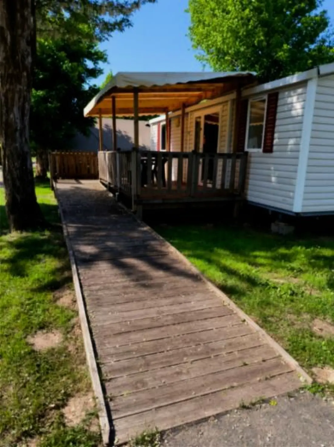 Camping Paradis Le Rocher de la Granelle 3 étoiles★★★