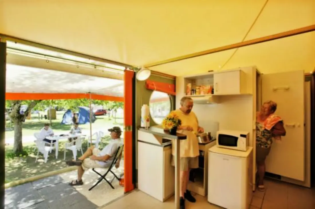 Camping Paradis Le Rocher de la Granelle 3 étoiles★★★