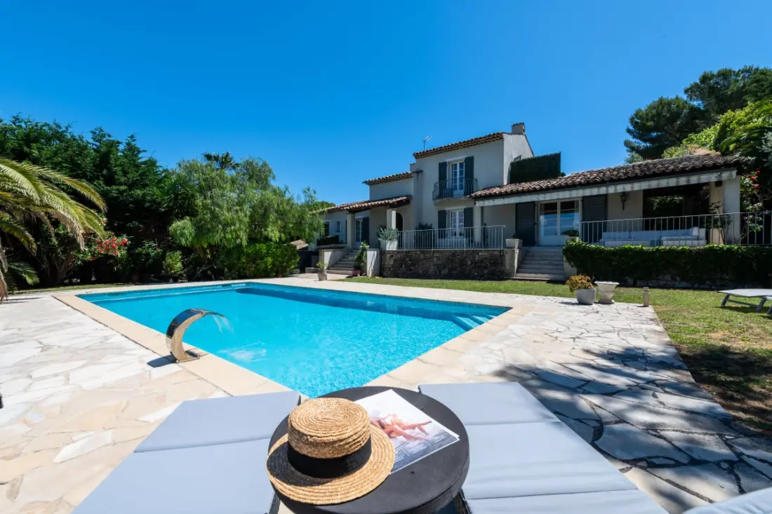 Résidence Villa 210m² Avec Piscine - Mougins