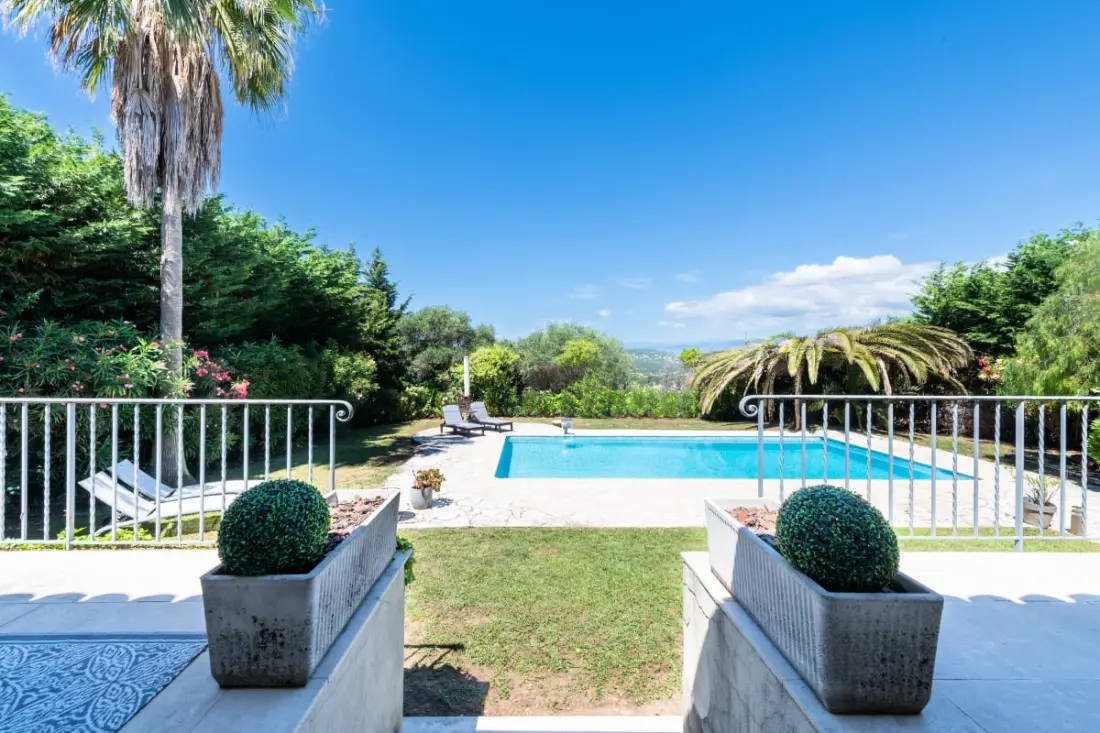 Résidence Villa 210m² Avec Piscine - Mougins