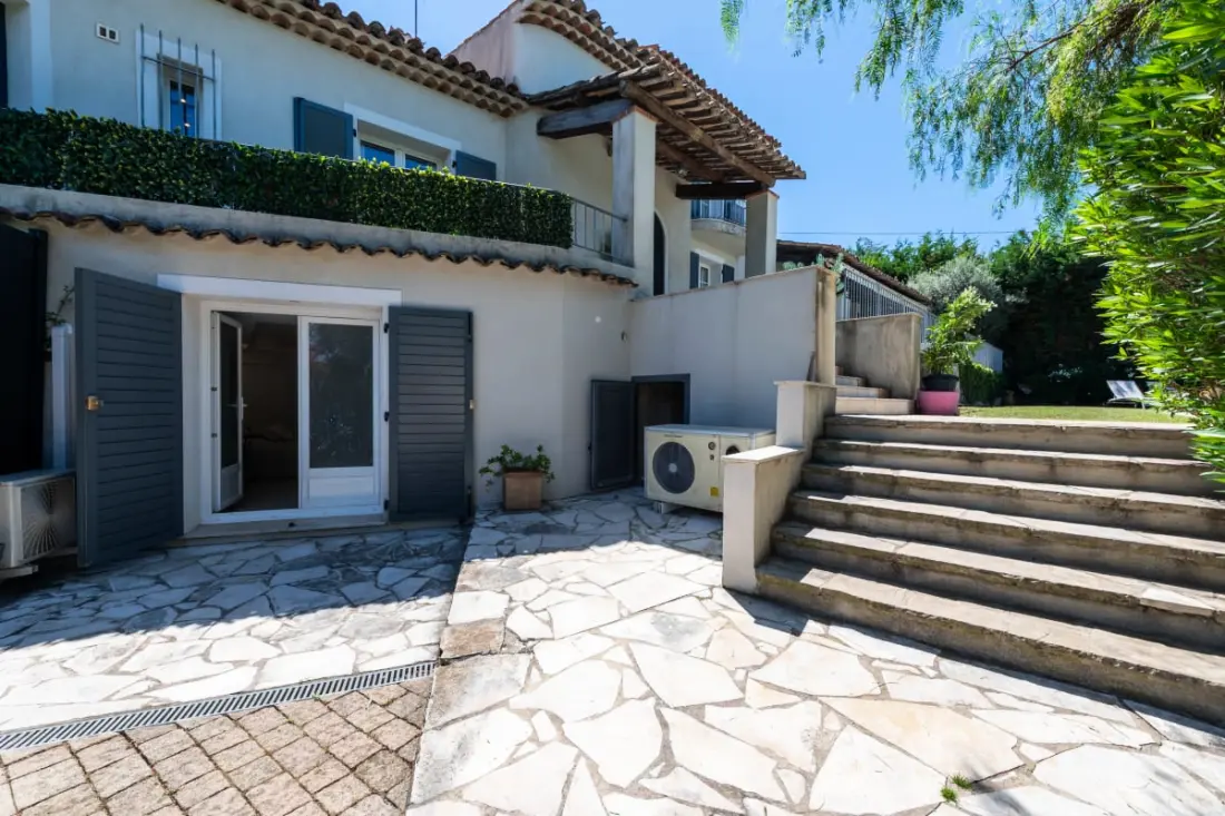 Résidence Villa 210m² Avec Piscine - Mougins