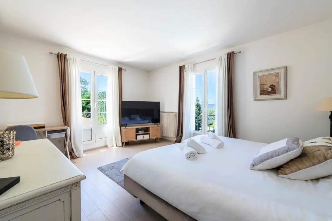 Résidence Villa 210m² Avec Piscine - Mougins