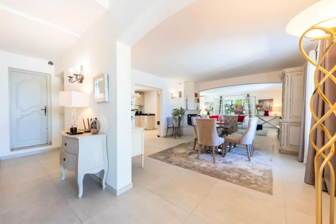 Résidence Villa 210m² Avec Piscine - Mougins