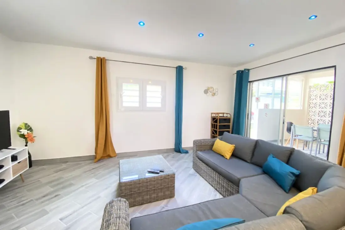 972m : Belle Villa Climatisée Avec Jardin