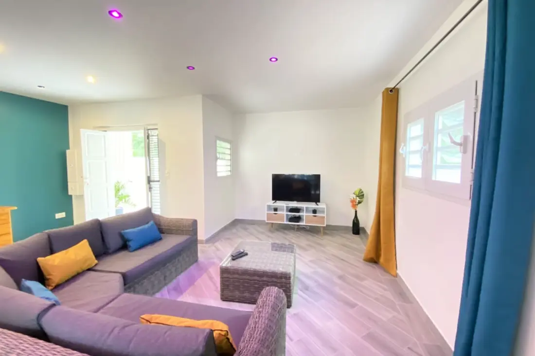 972m : Belle Villa Climatisée Avec Jardin