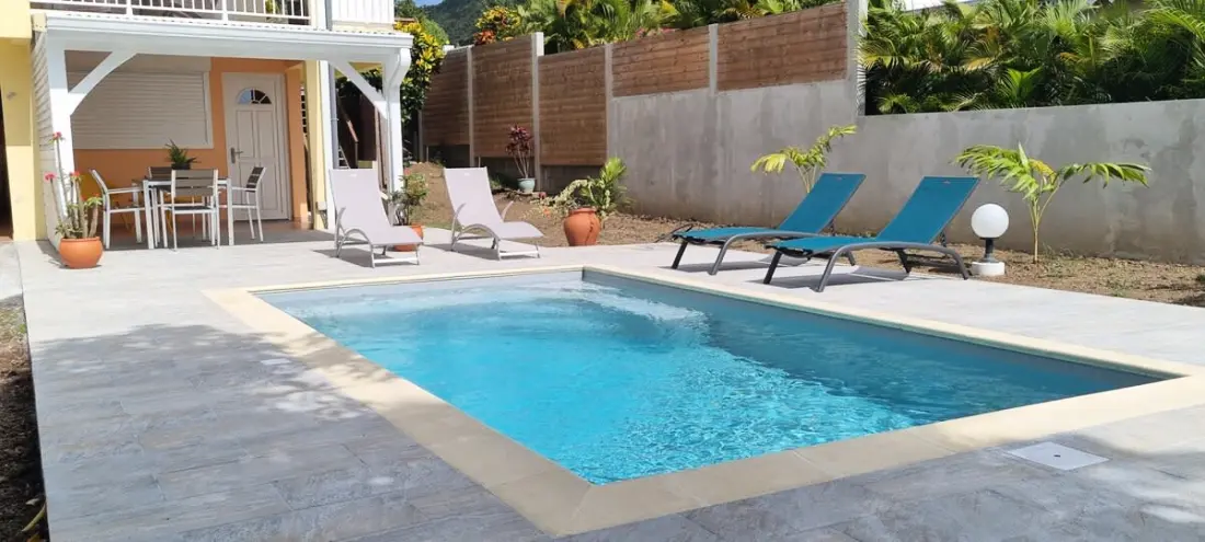 972a - Magnifique Rez-de-chaussée Avec Piscine