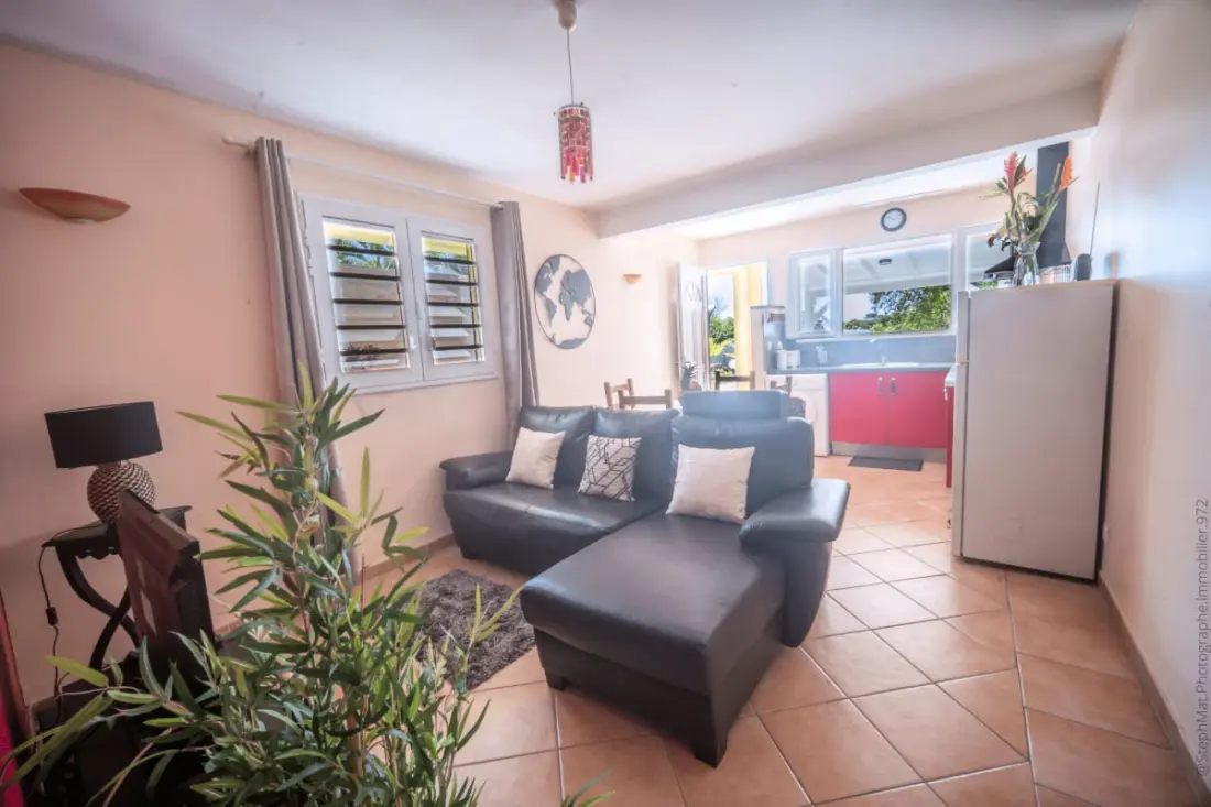 972a - Magnifique Rez-de-chaussée Avec Piscine