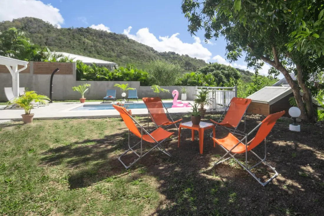 972a - Magnifique Rez-de-chaussée Avec Piscine