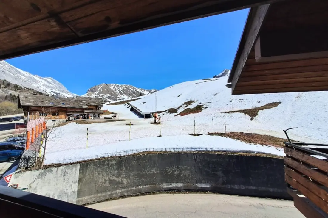 Skis Aux Pieds – Vue Montagne &amp; Confort 6 Pers