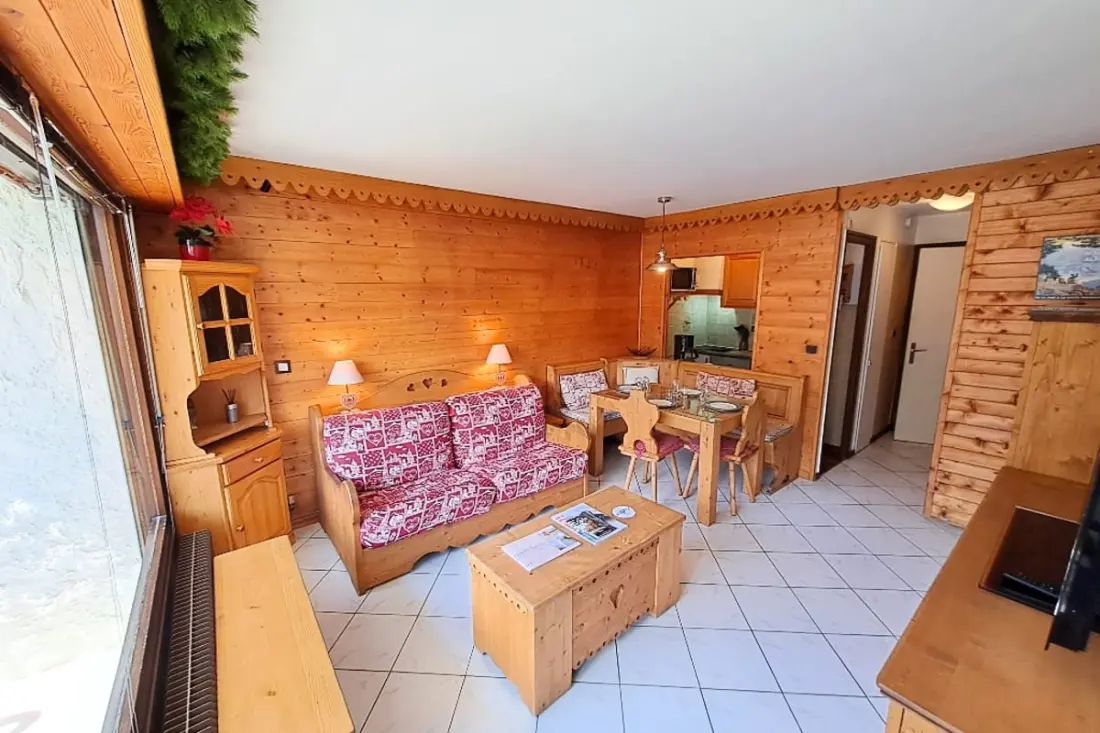 Studio Avec Balcon, Au Centre Du Village