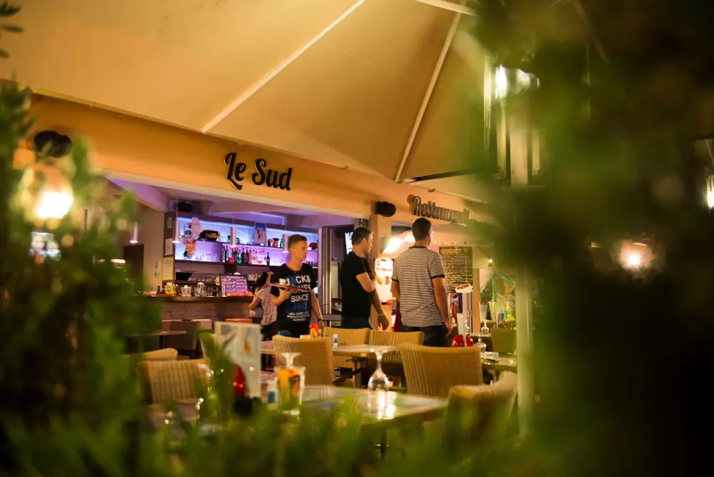 Camping Village Abri de Camargue 41 étoiles★